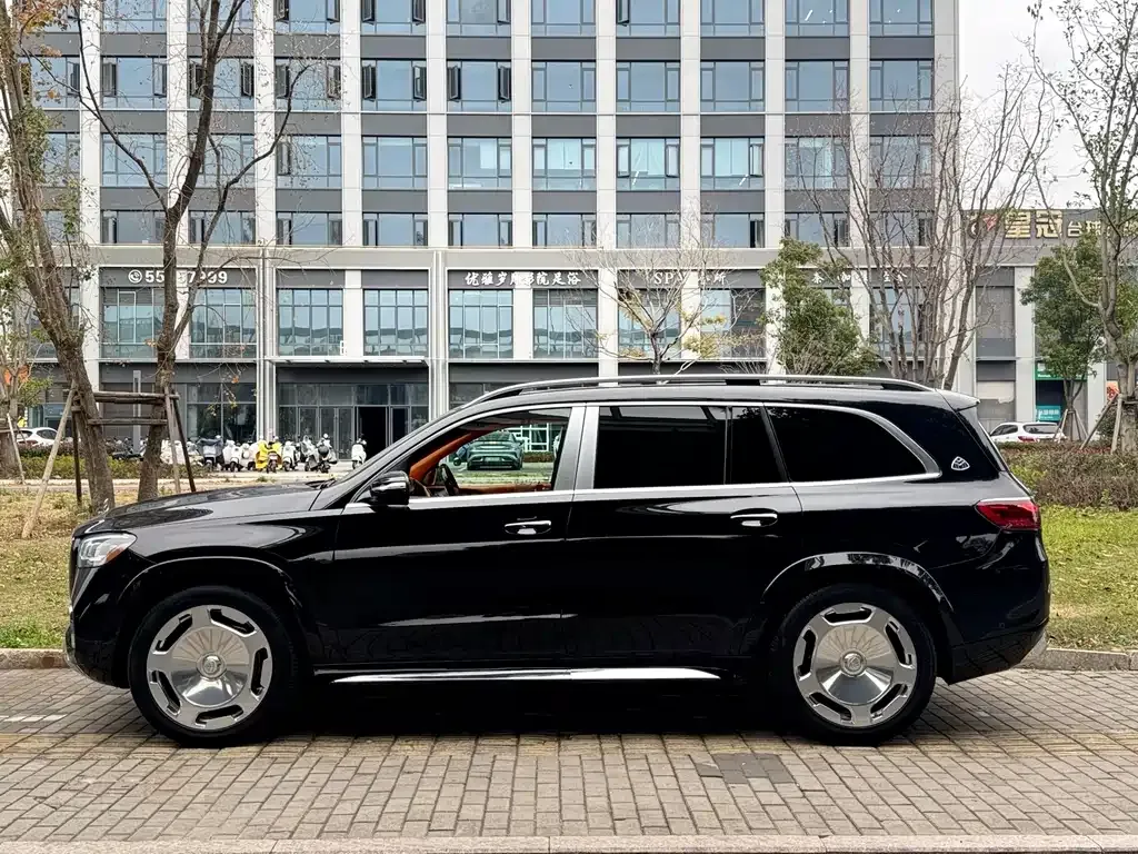 Mercedes-Benz GLS — фото 6