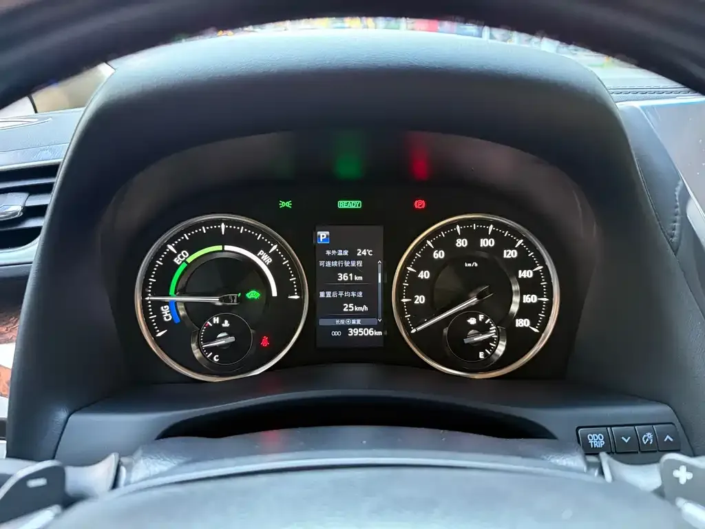 Toyota Alphard — фото 6