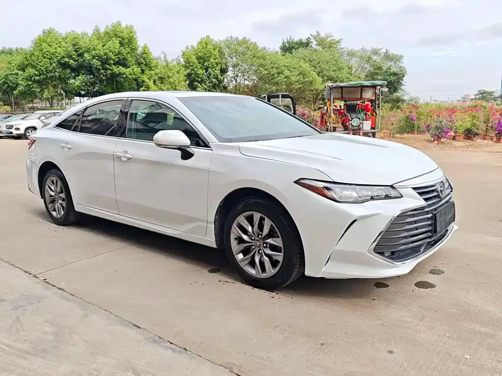 Toyota Avalon — фото 4