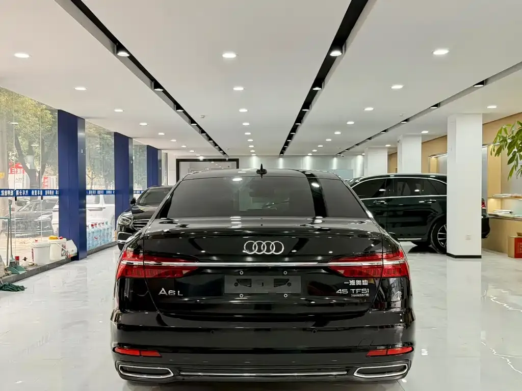Audi A6L — фото 5