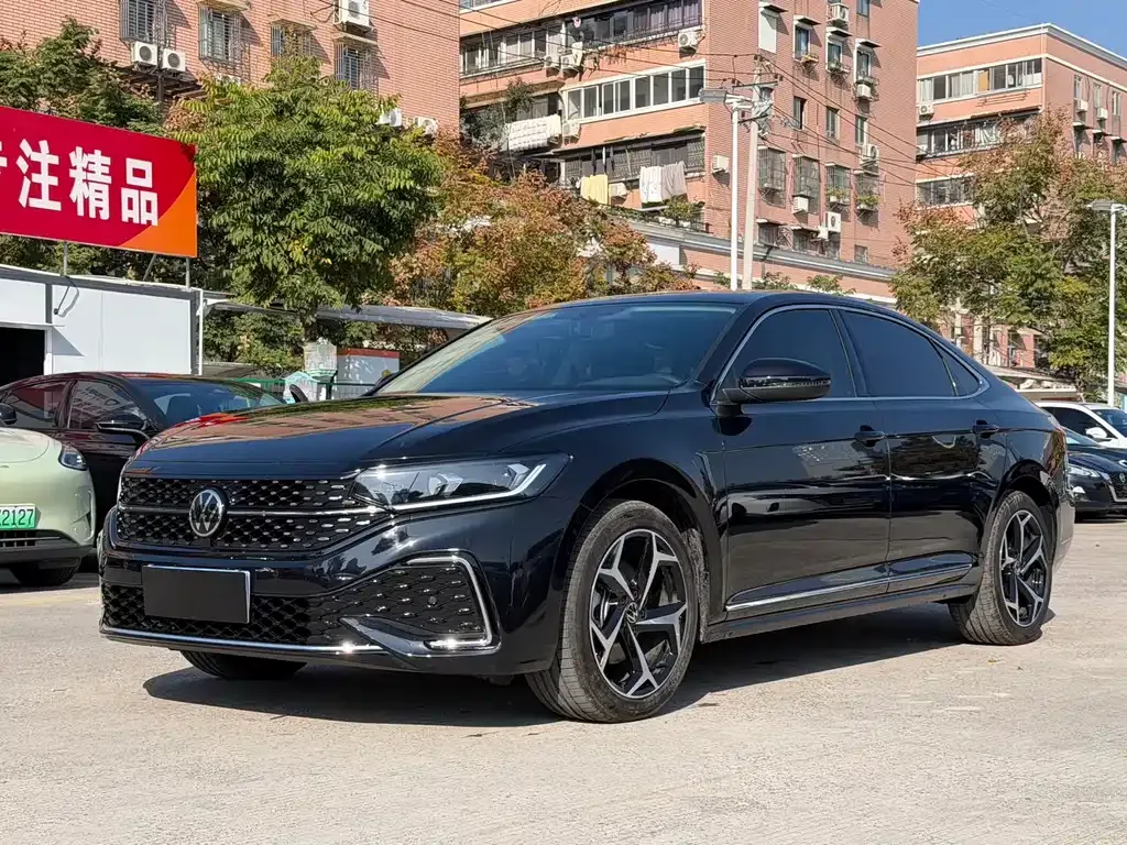Volkswagen Passat — фото 1