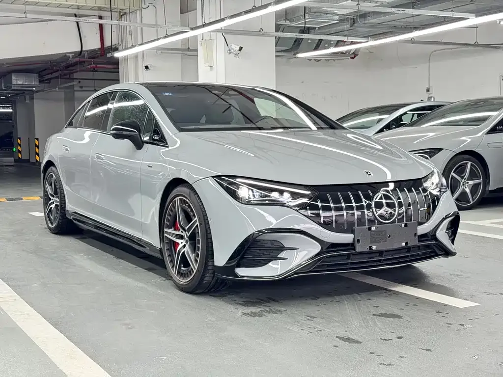 Mercedes-Benz EQE AMG — фото 5