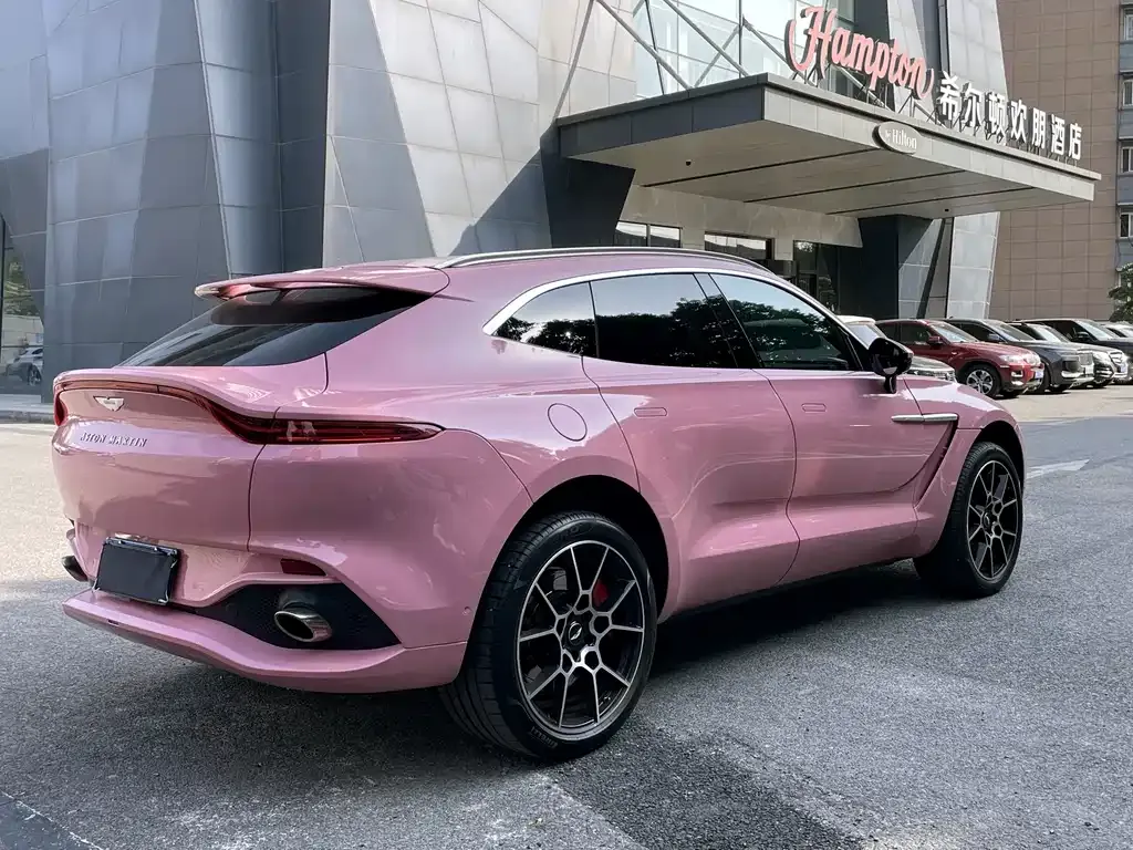 Aston Martin DBX — фото 4