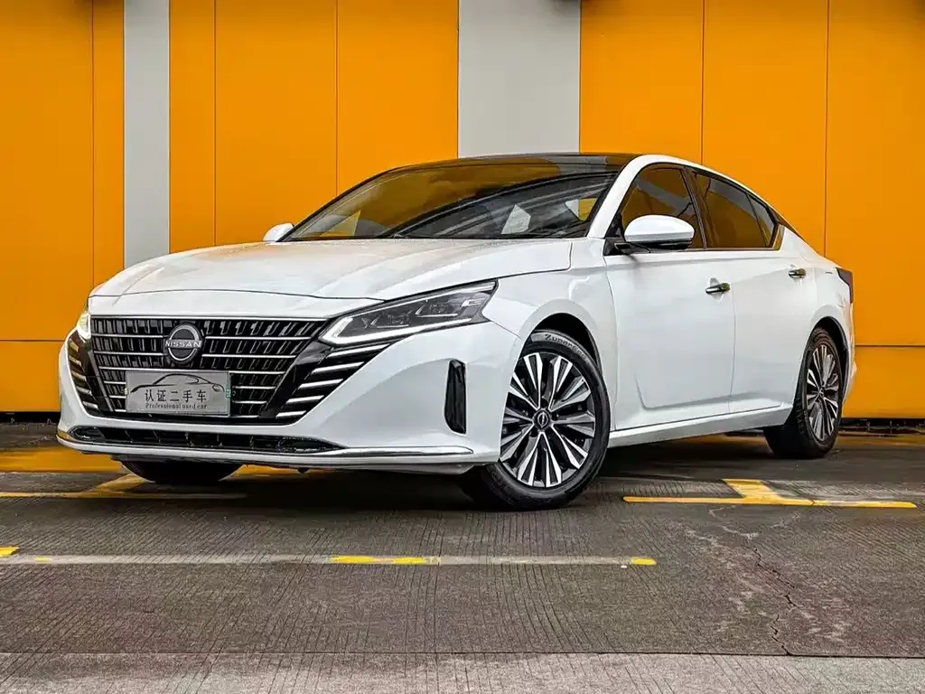 Nissan Teana — фото 1