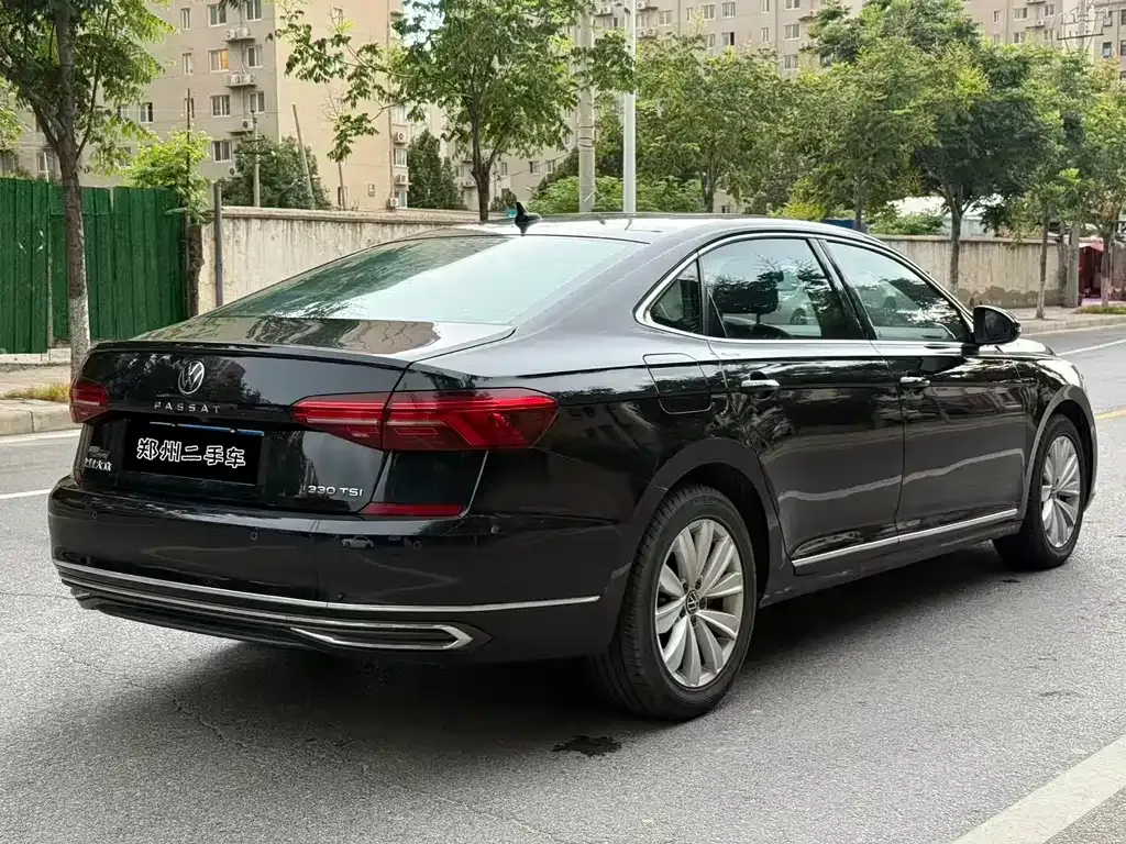 Volkswagen Passat — фото 8