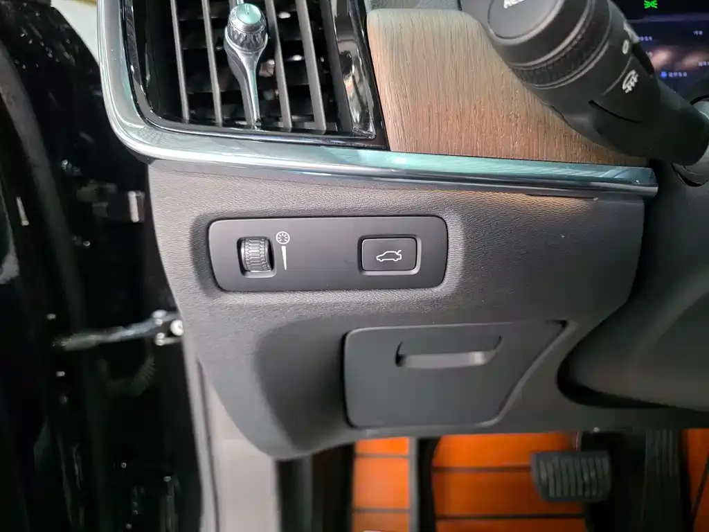 Volvo S90 — фото 2