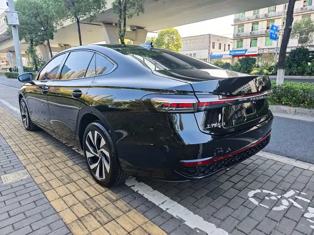 Volkswagen Passat — фото 7