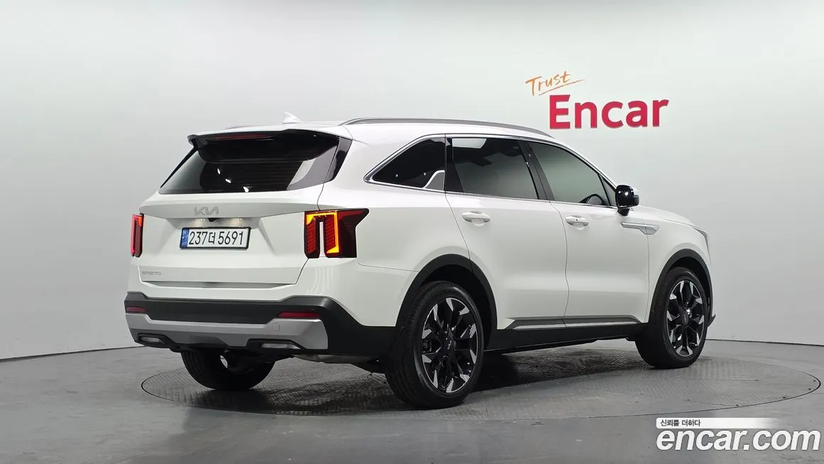 Kia Sorento — фото 9