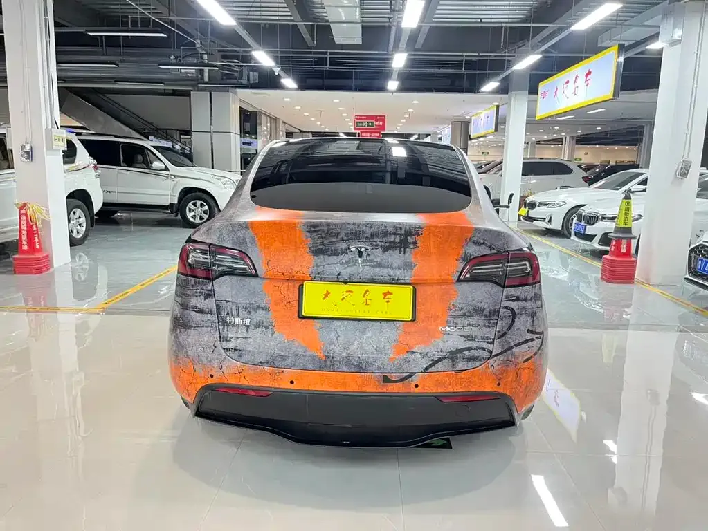 Tesla Model Y — фото 8