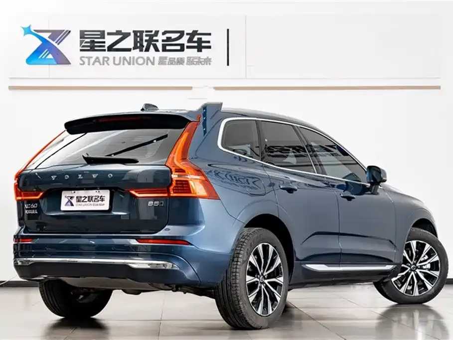 Volvo XC60 — фото 8