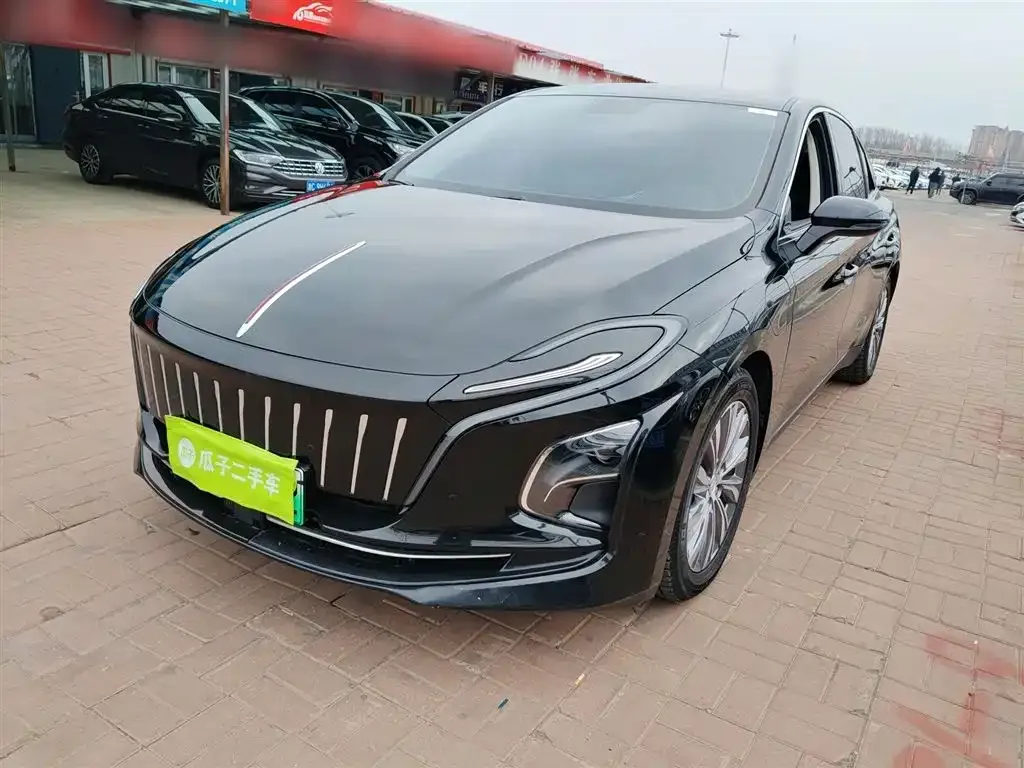 Hongqi E-QM5 — фото 9