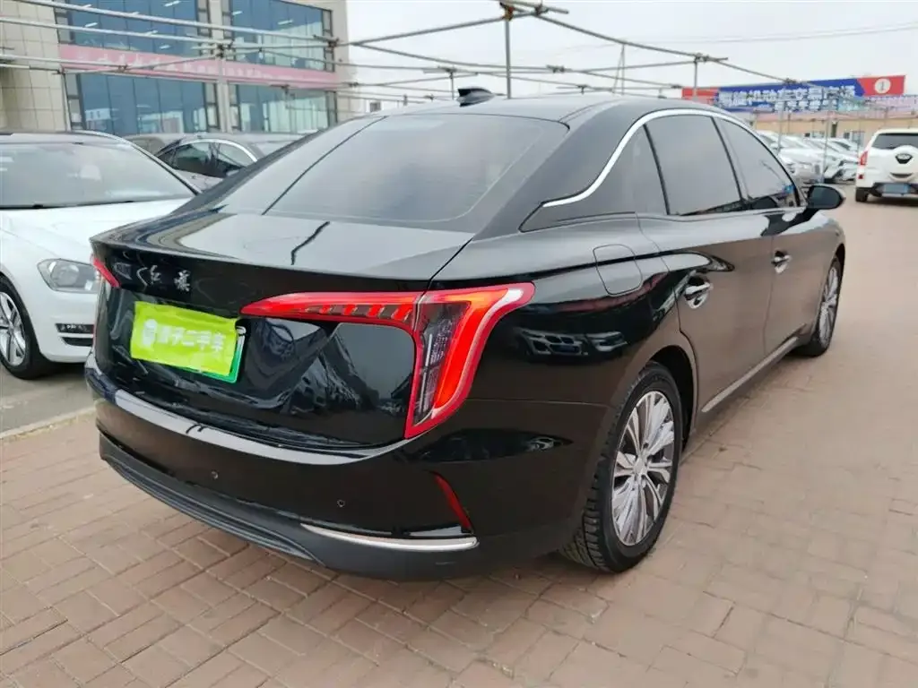 Hongqi E-QM5 — фото 6