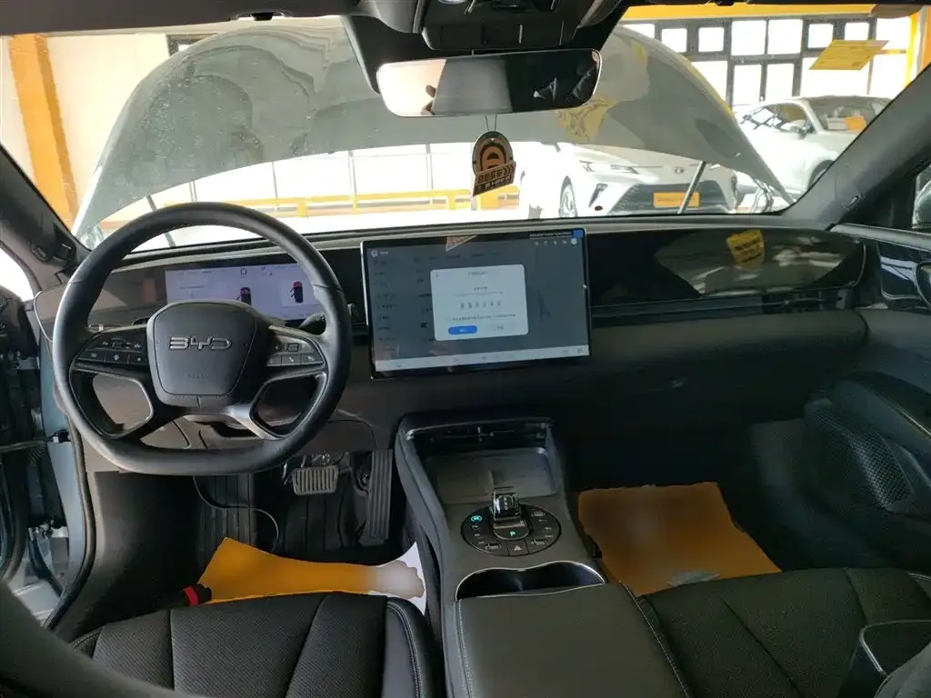 BYD Seal — фото 10