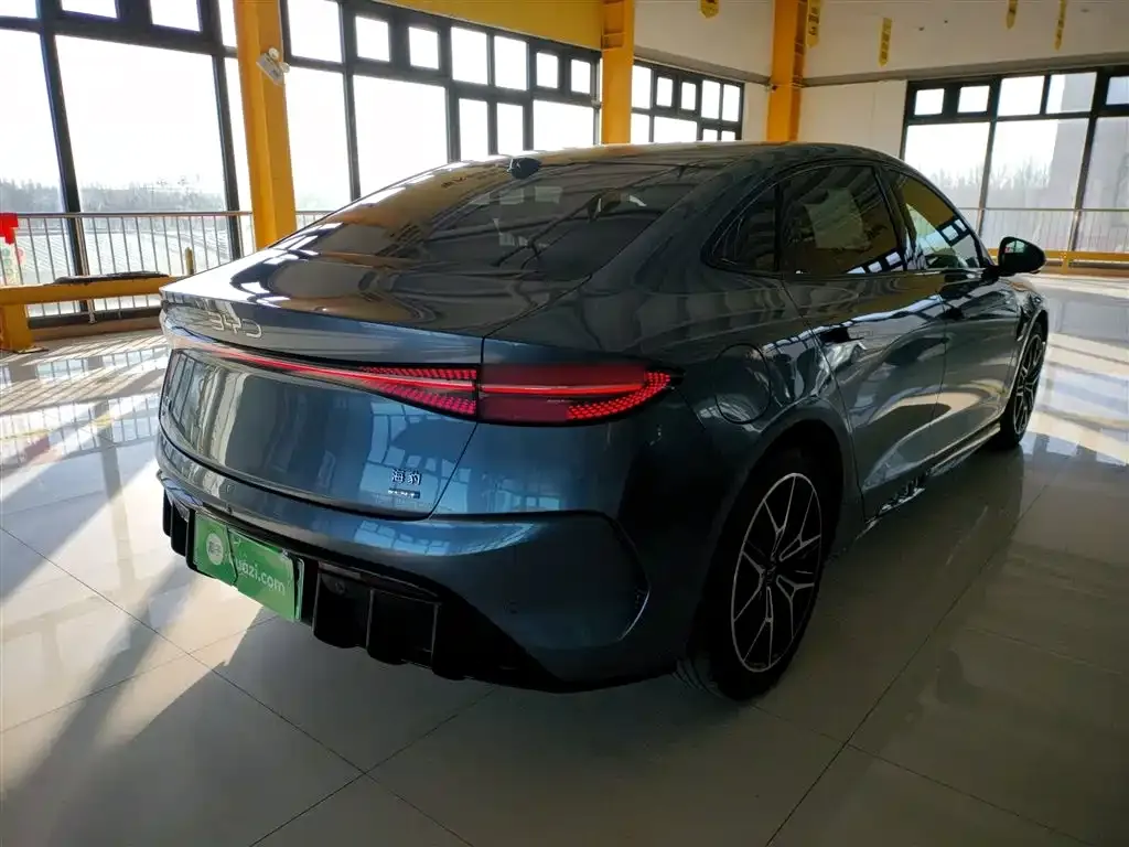 BYD Seal — фото 4