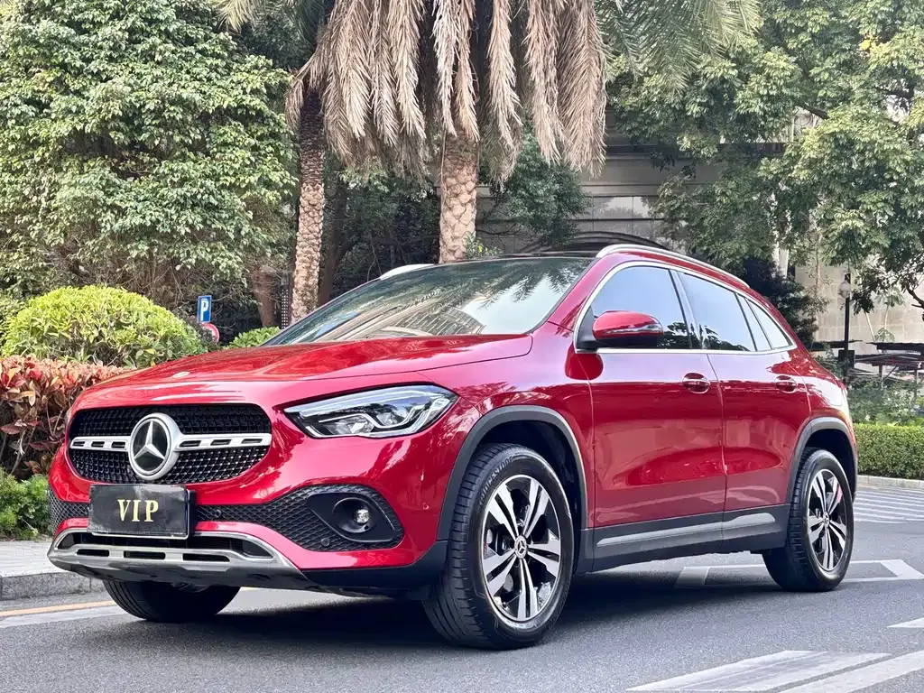 Mercedes-Benz GLA — фото 1