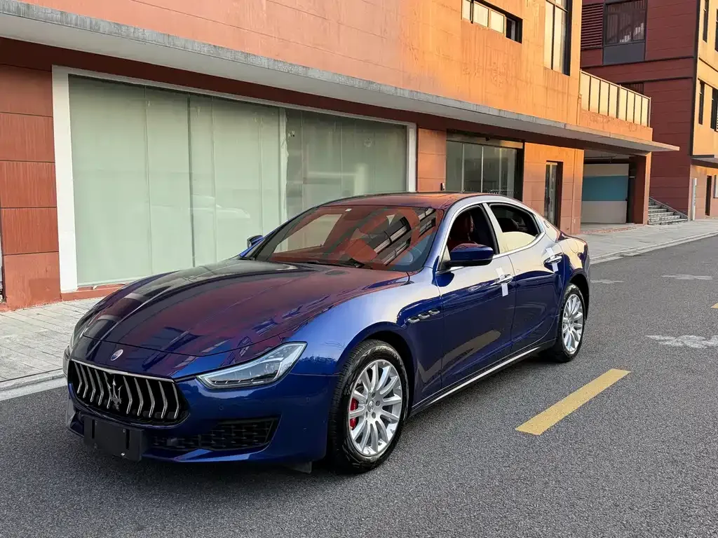 Maserati Ghibli — фото 1