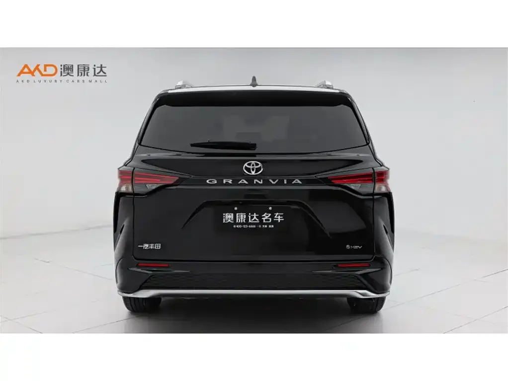 Toyota Granvia — фото 5