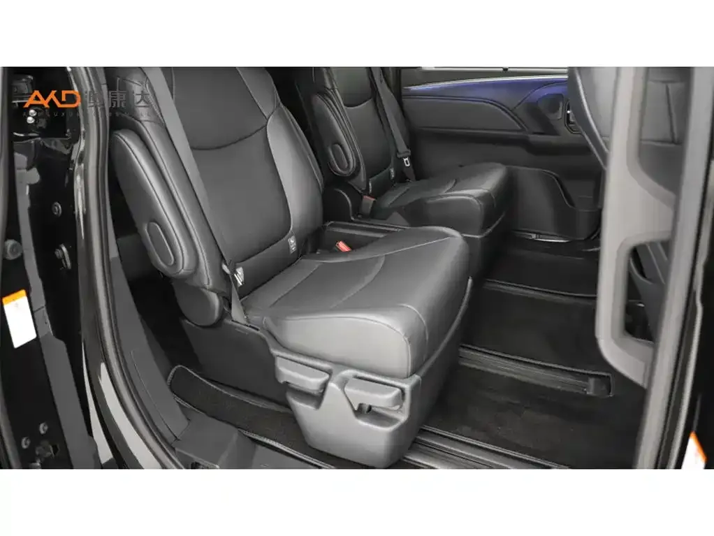 Toyota Granvia — фото 9