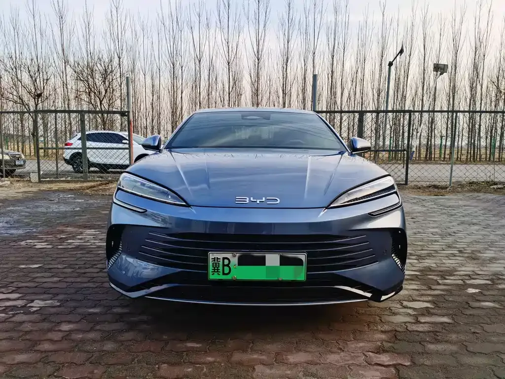 BYD Seal 07 DM-i — фото 10