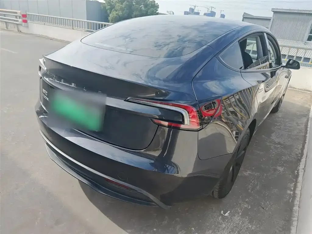 Tesla Model 3 — фото 5