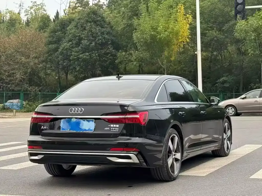 Audi A6L — фото 5