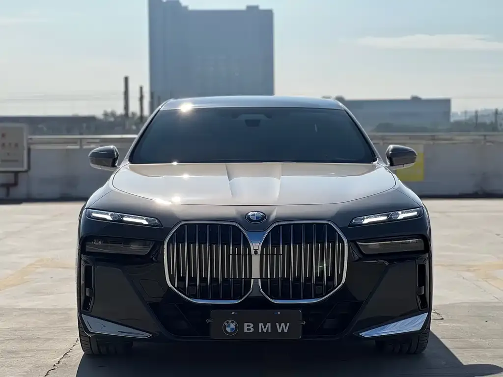 BMW 7 Series — фото 2