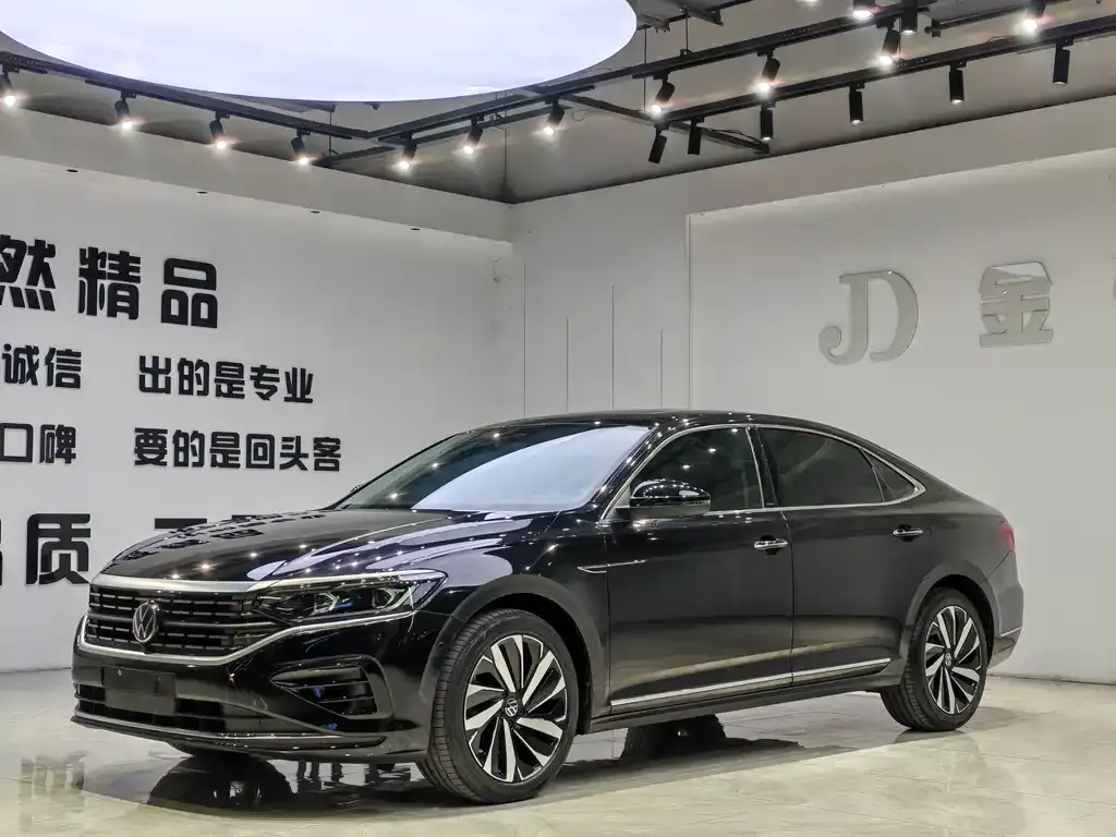 Volkswagen Passat — фото 1