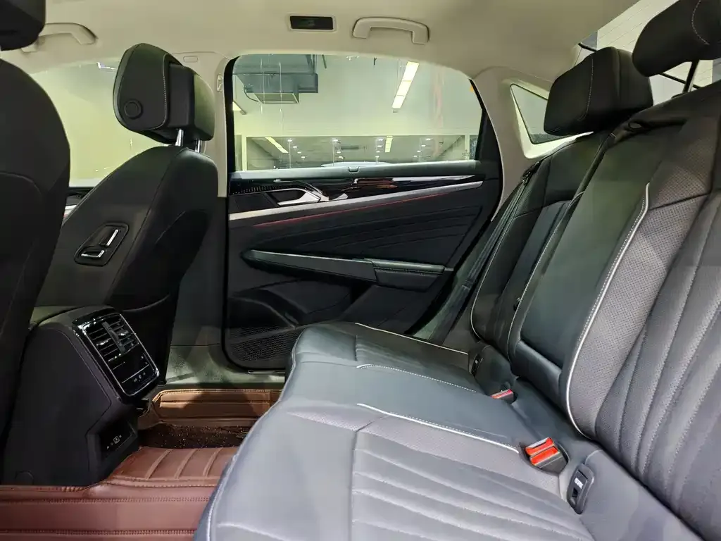 Volkswagen Passat — фото 4