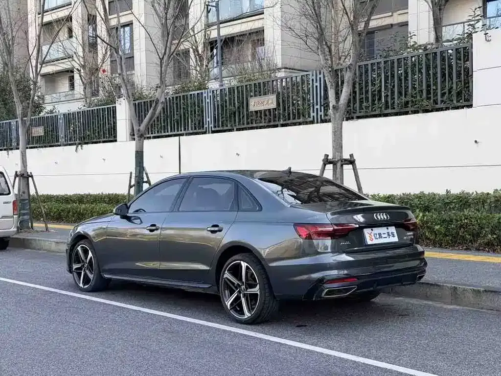Audi A4L — фото 9
