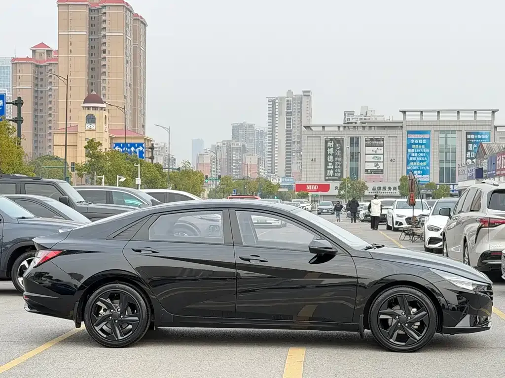 Hyundai Elantra — фото 6