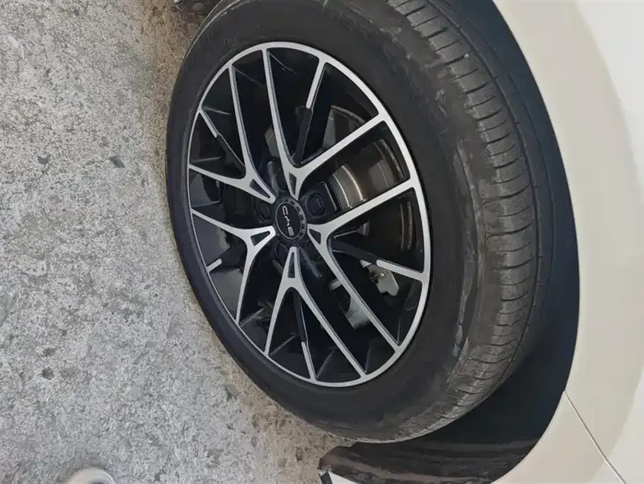 BYD Seal — фото 7