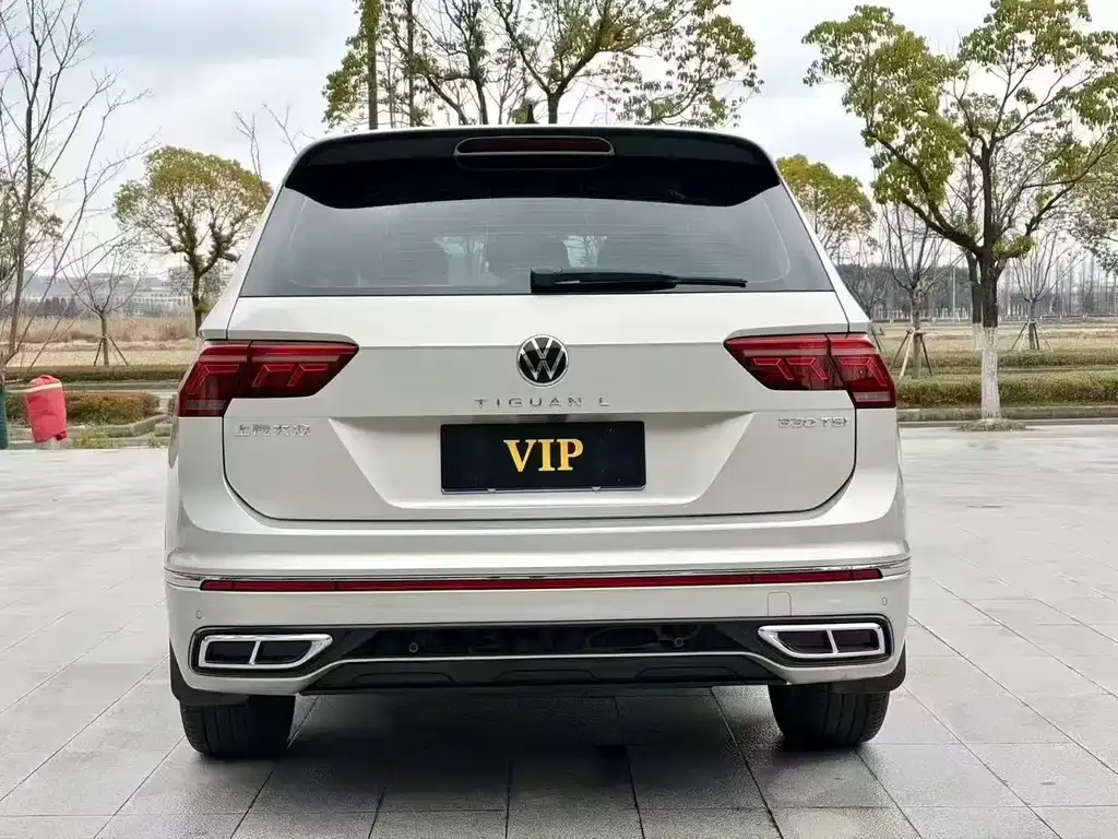 Volkswagen Tiguan L — фото 9