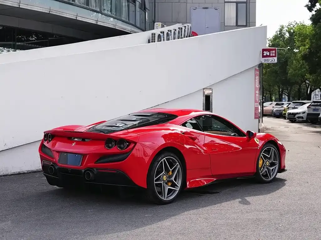 Ferrari F8 — фото 8