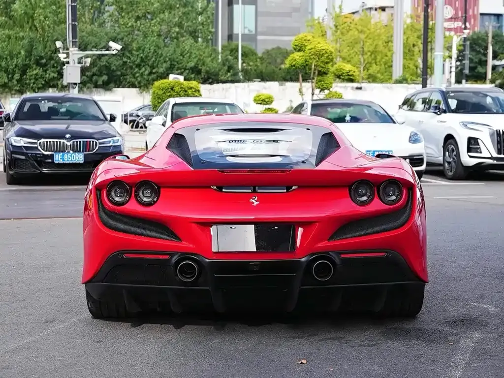 Ferrari F8 — фото 7