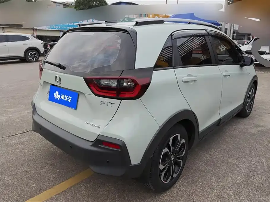 Honda Fit — фото 9