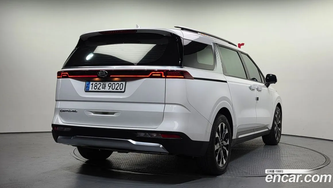Kia Carnival — фото 2