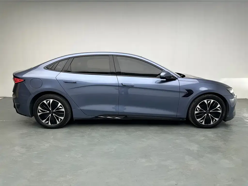 BYD Seal — фото 2