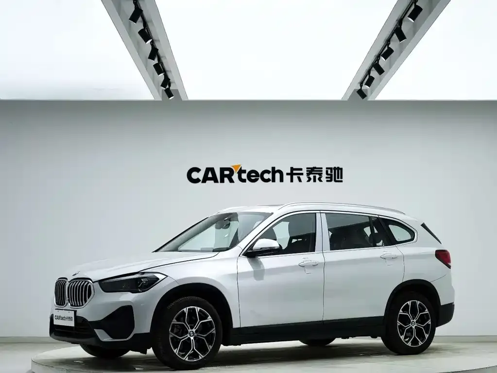 BMW X1 — фото 1