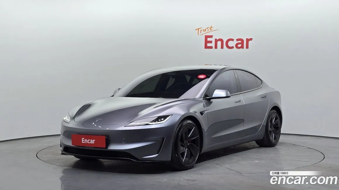 Tesla Model 3 — фото 1