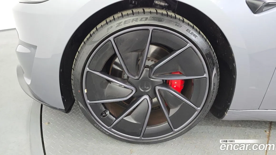 Tesla Model 3 — фото 10