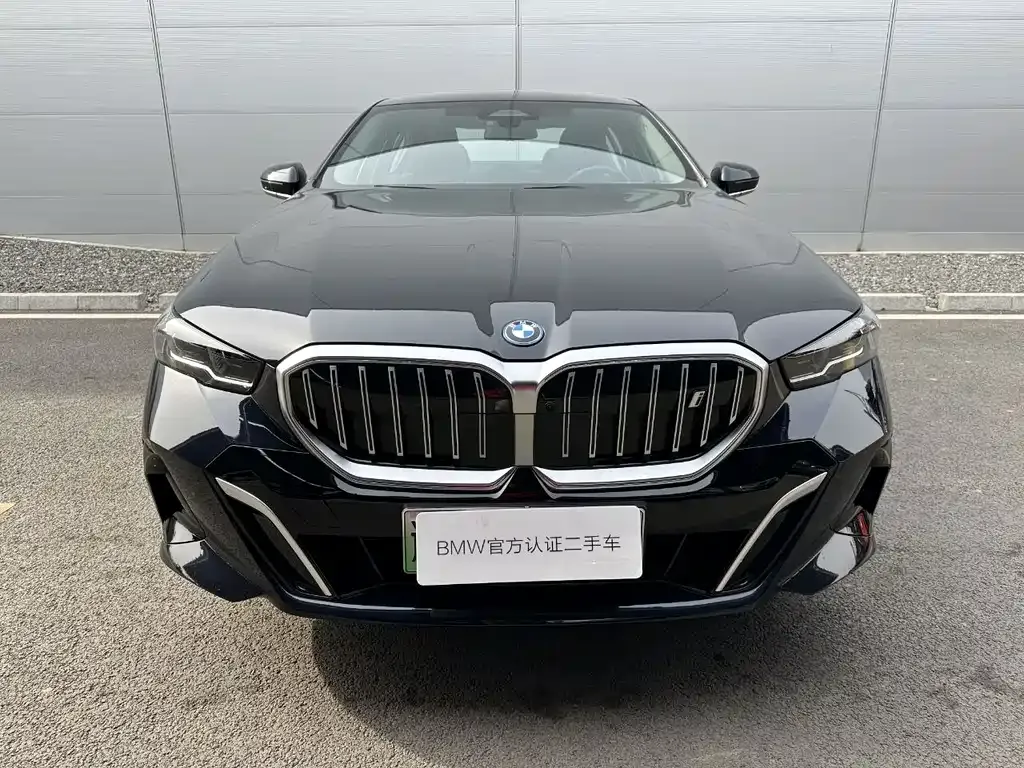 BMW i5 — фото 2