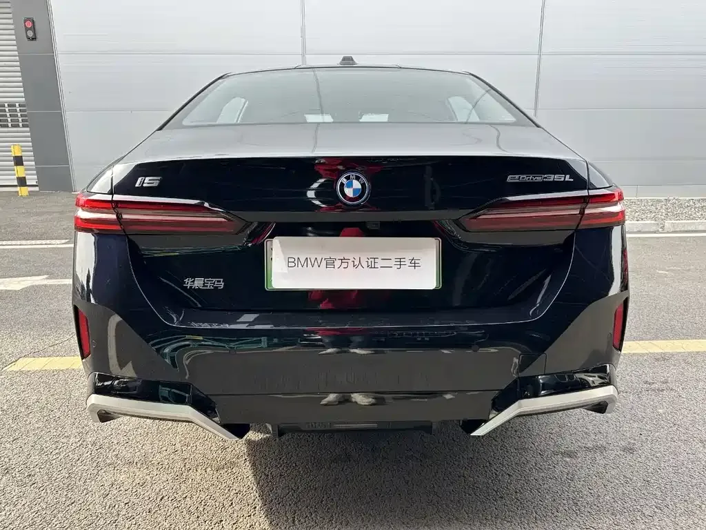 BMW i5 — фото 3