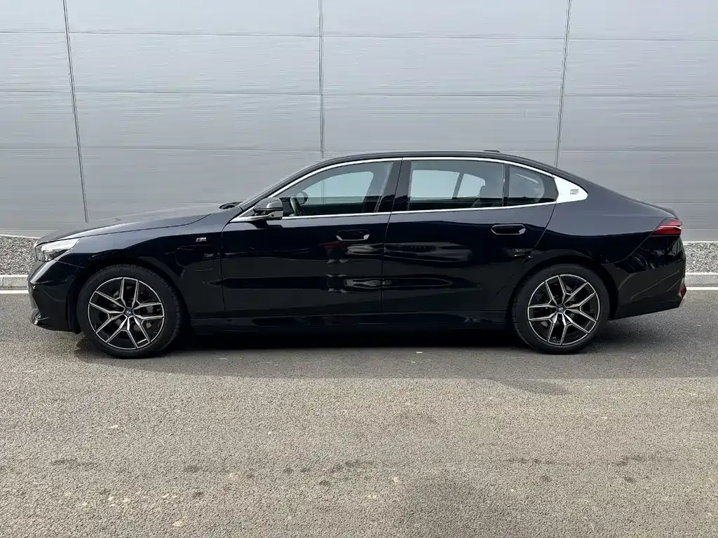 BMW i5 — фото 6
