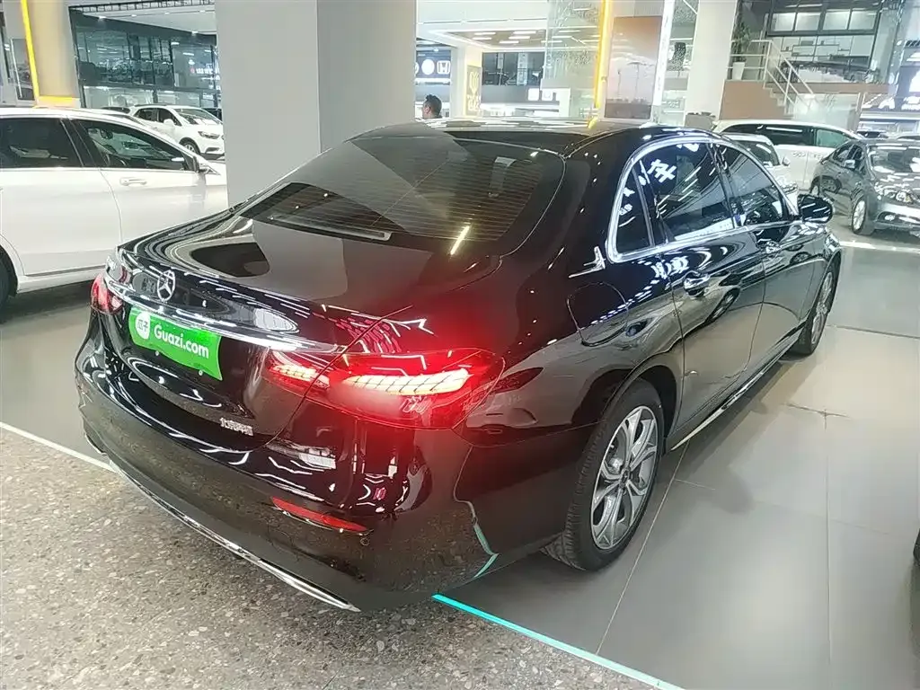 Mercedes-Benz E-Class — фото 8
