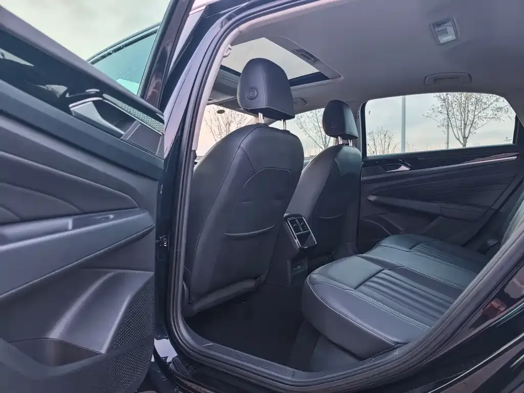 Volkswagen Passat — фото 9
