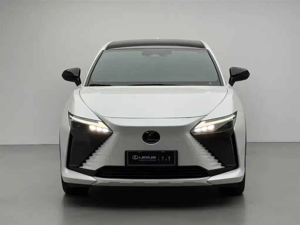 Lexus RZ — фото 2