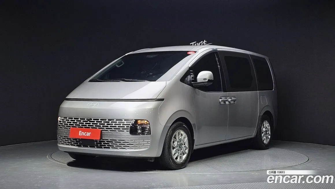 Hyundai Staria — фото 1