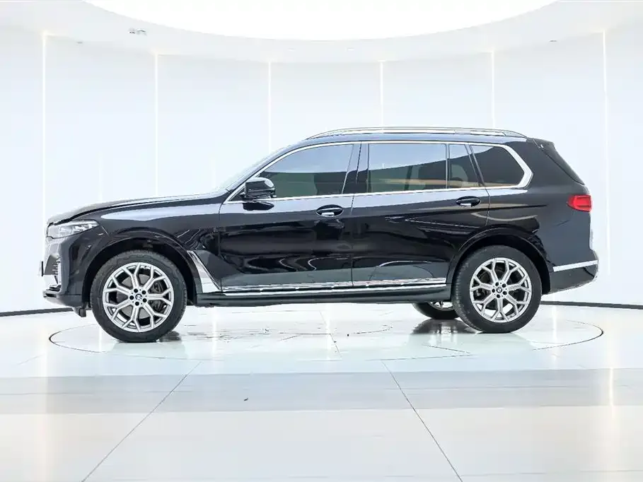 BMW X7 — фото 2