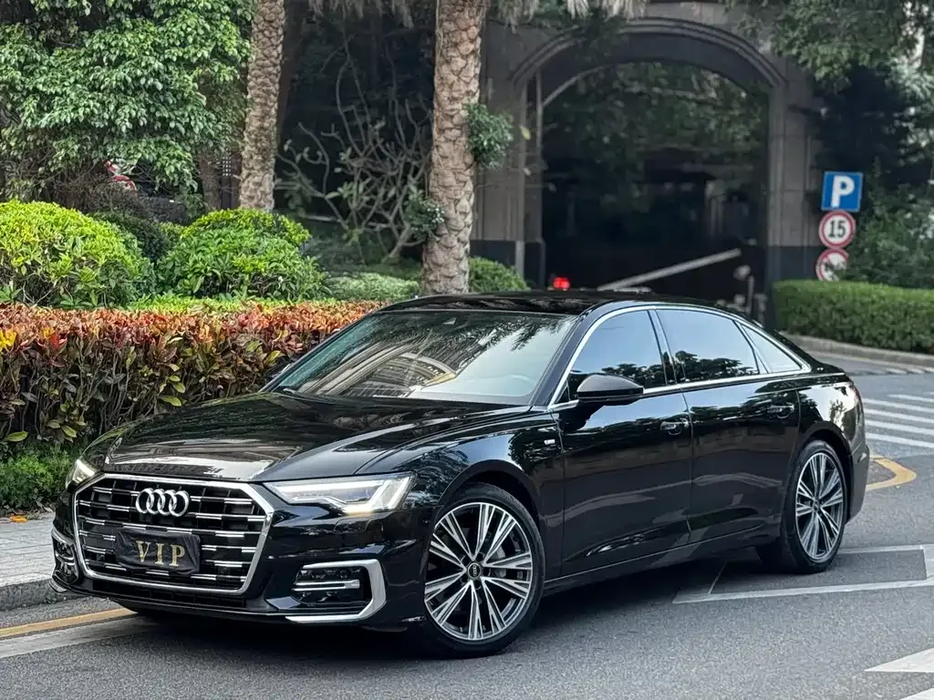 Audi A6L — фото 1