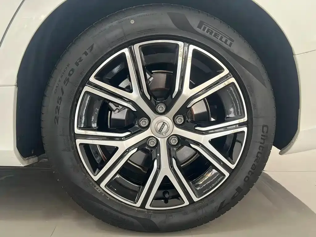 Volvo S60 — фото 10